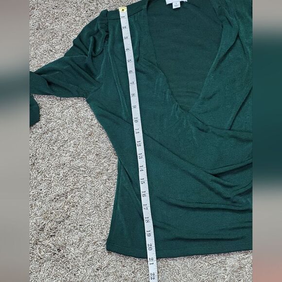 Evereve Jewel Green Wrap Top - Picture 6 of 7